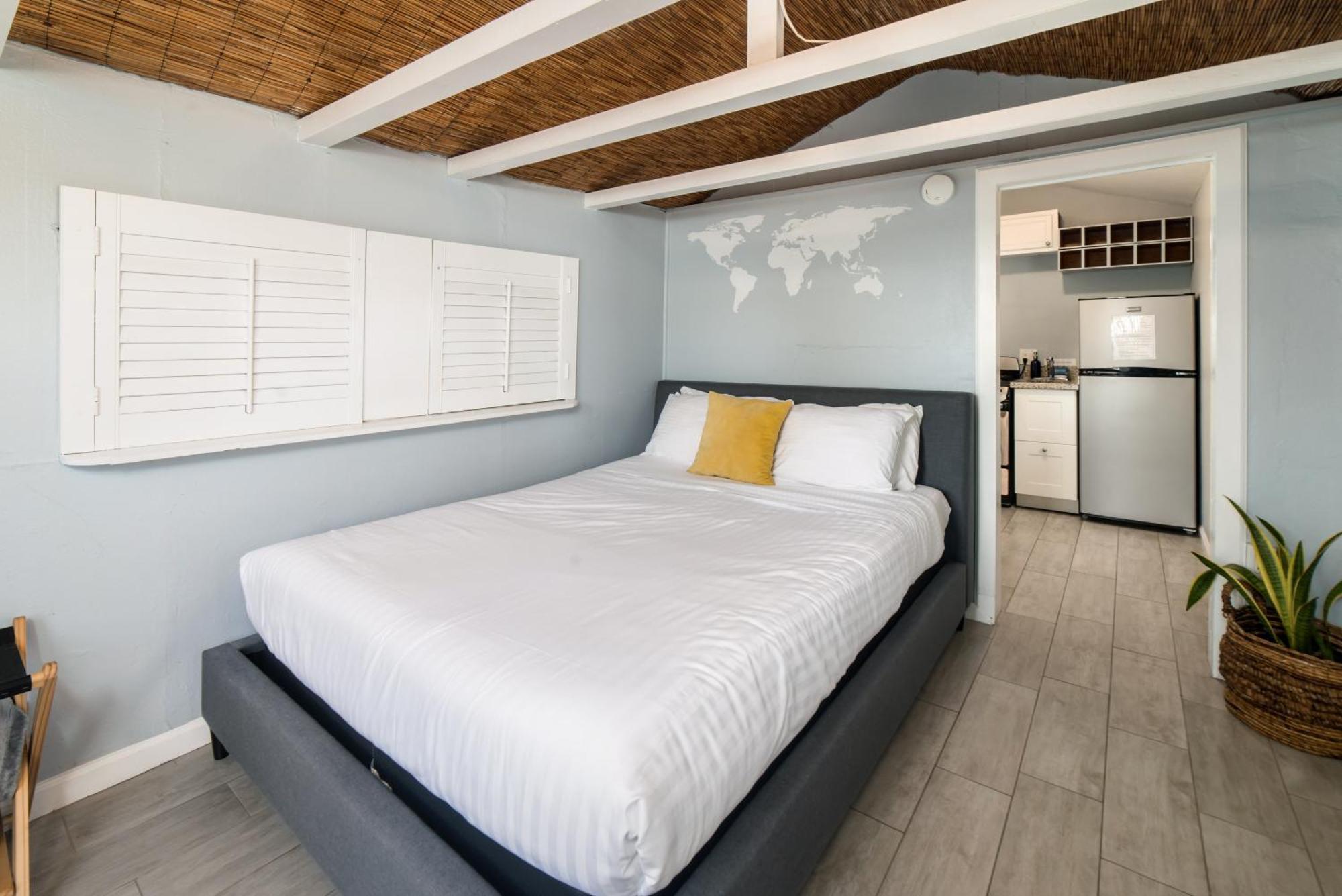 Pacific Bungalow In Oceanside With Backyard & Tiny House Экстерьер фото