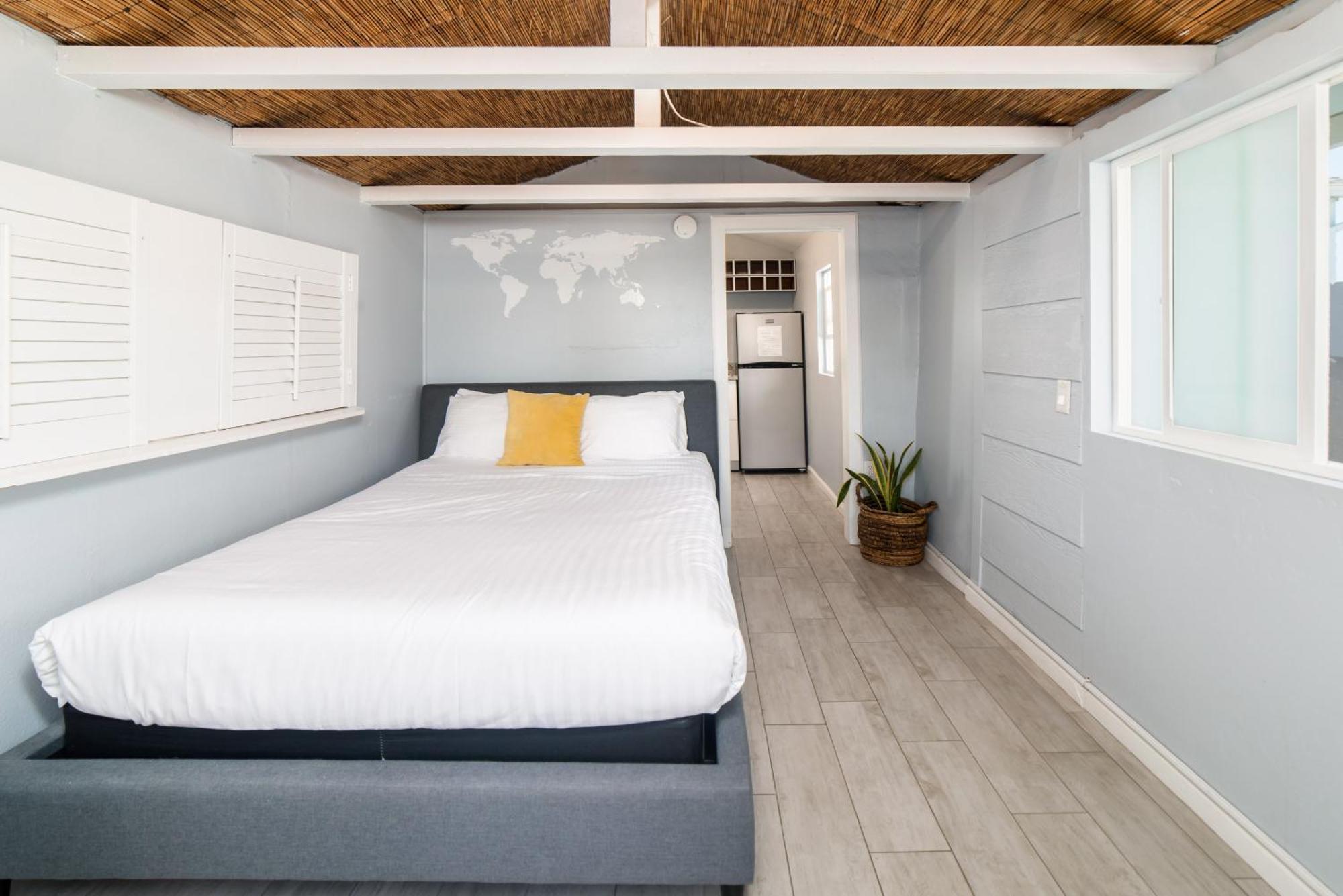 Pacific Bungalow In Oceanside With Backyard & Tiny House Экстерьер фото