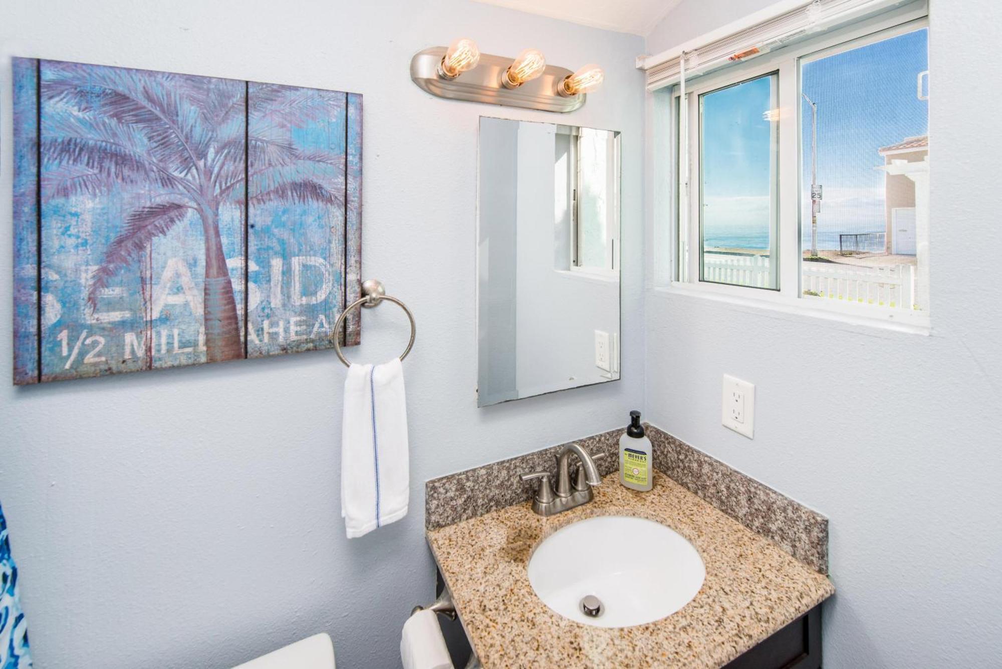Pacific Bungalow In Oceanside With Backyard & Tiny House Экстерьер фото