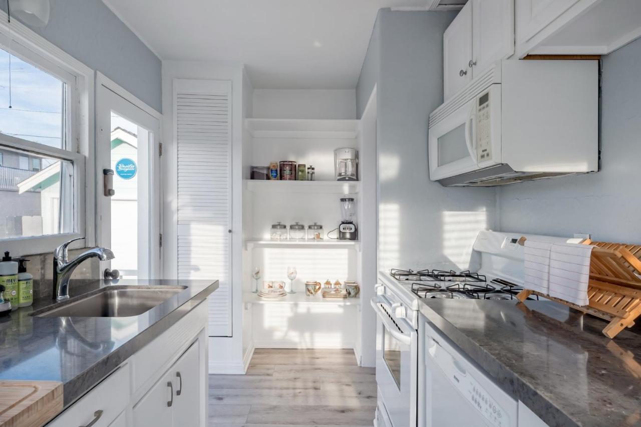 Pacific Bungalow In Oceanside With Backyard & Tiny House Экстерьер фото